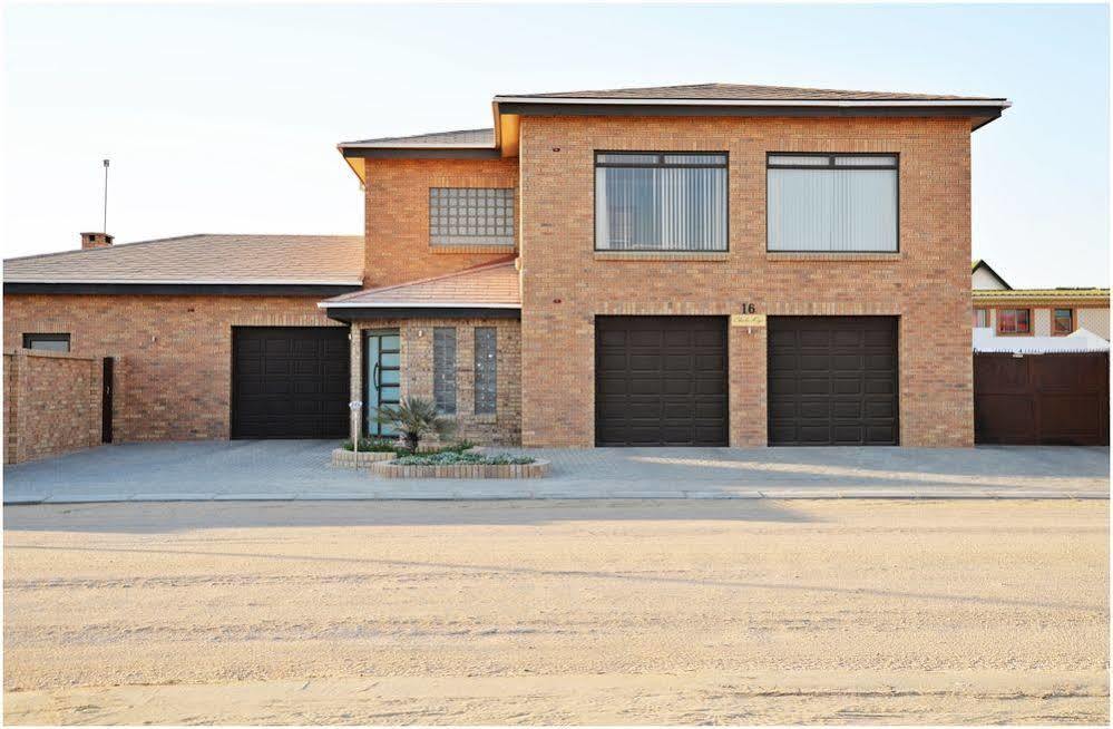 Chala-Kigi Apartments Swakopmund Exterior photo